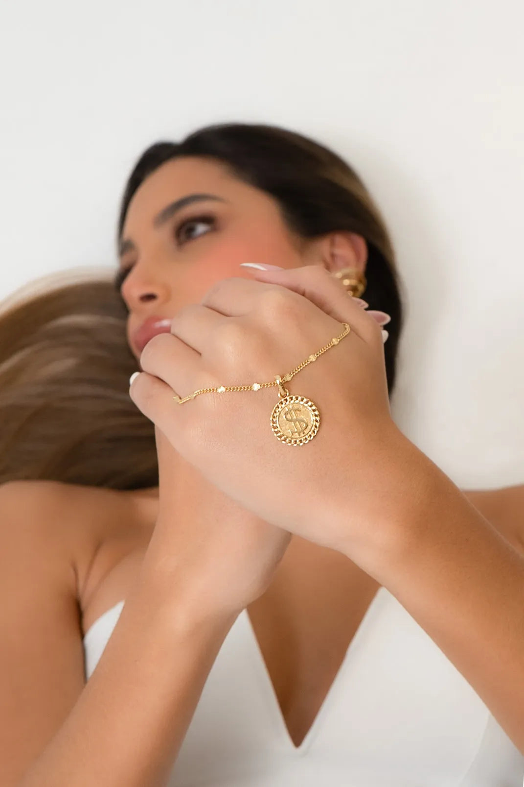 Dije Signo Pesos Tallado