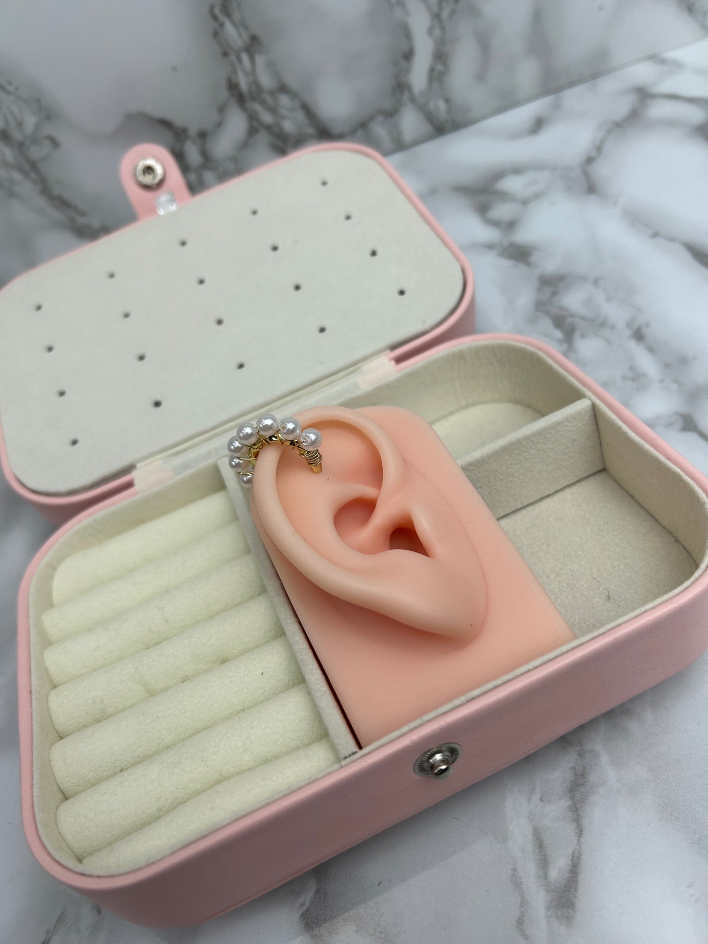 Ear Cuff Perlas blancas