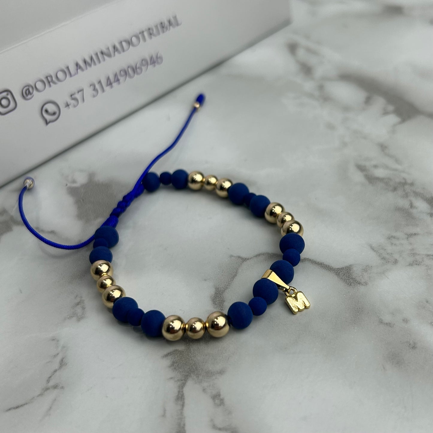 Pulsera Millonarios Full Balin Neopreno, Liso Inicial M Oro Laminado 18 K AZ