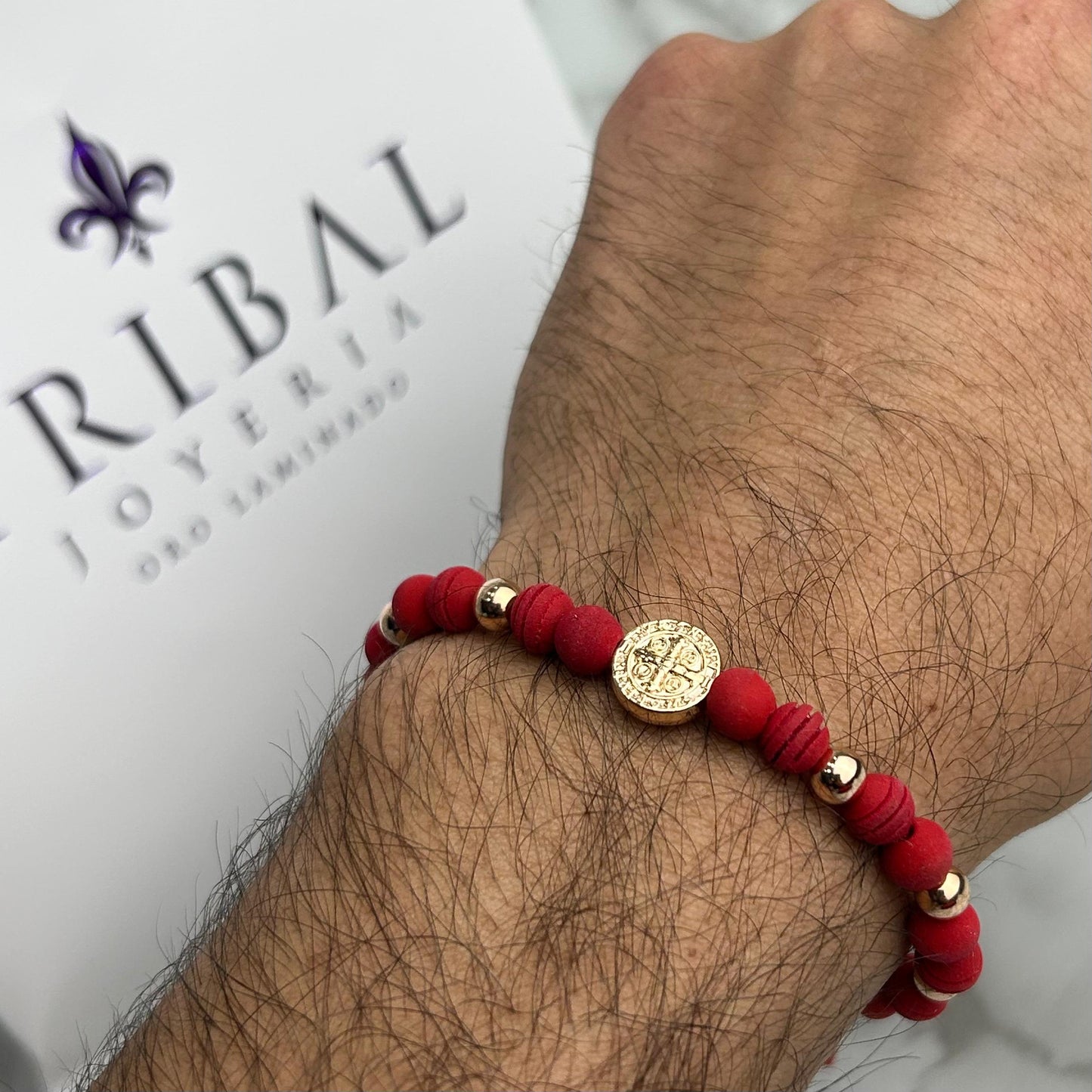 Pulsera Full Balin Neopreno Liso, Ranurado, Liso Rosa, con HRJ San Benito Medalla Oro Laminado 18 K RJ