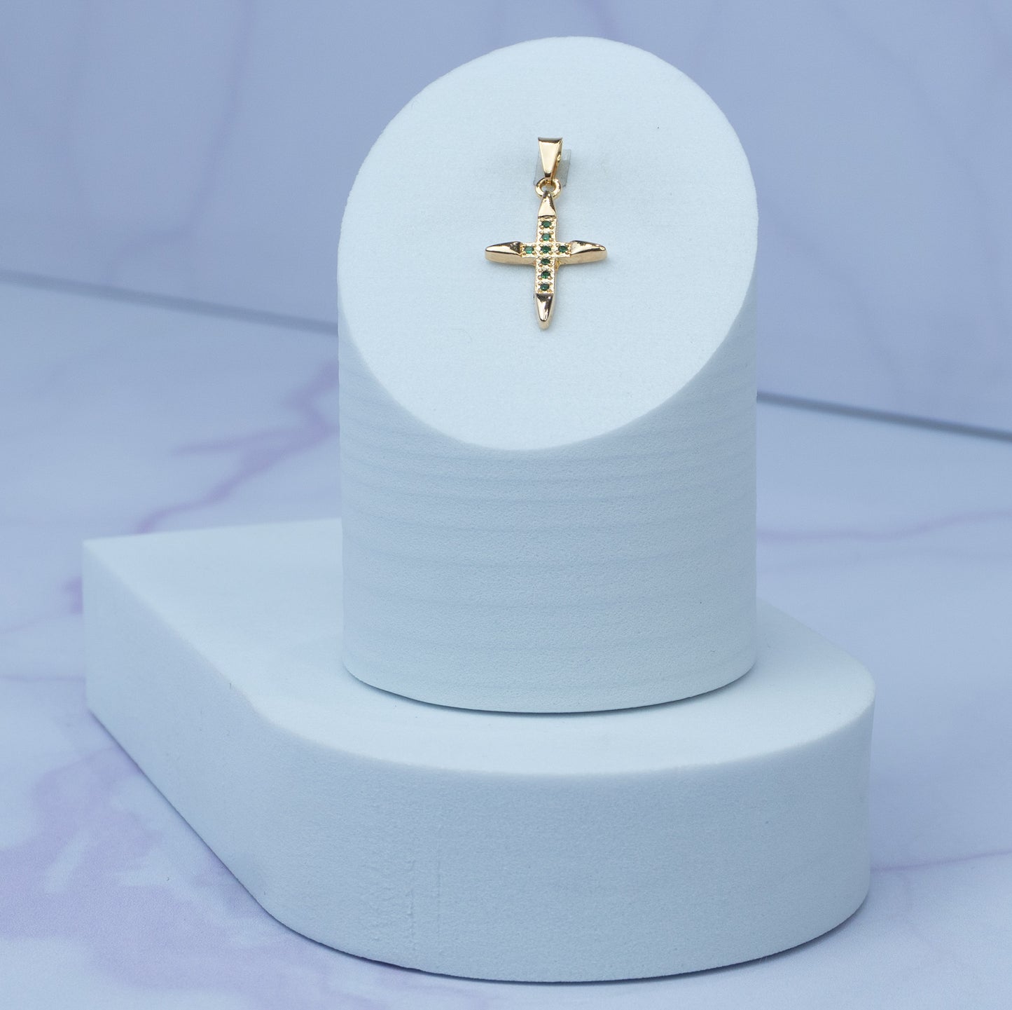Dije Cruz En Punta/Puntos Circones Verdes 28*14mm