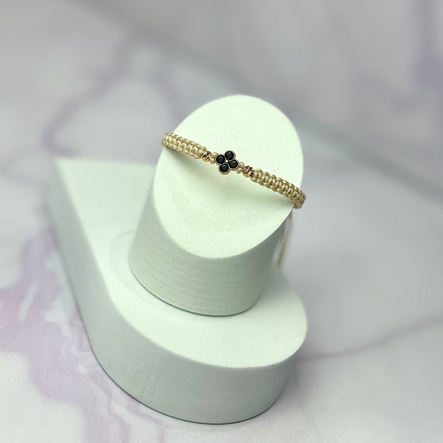 Pulsera Tejida Hrj tipo Van Cleff 4 piedras circon negro Oro Laminado 18 k BG