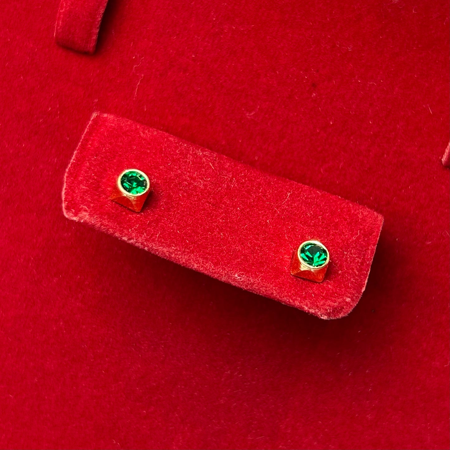 Arete Tipo Topo Circon Verde en Caja