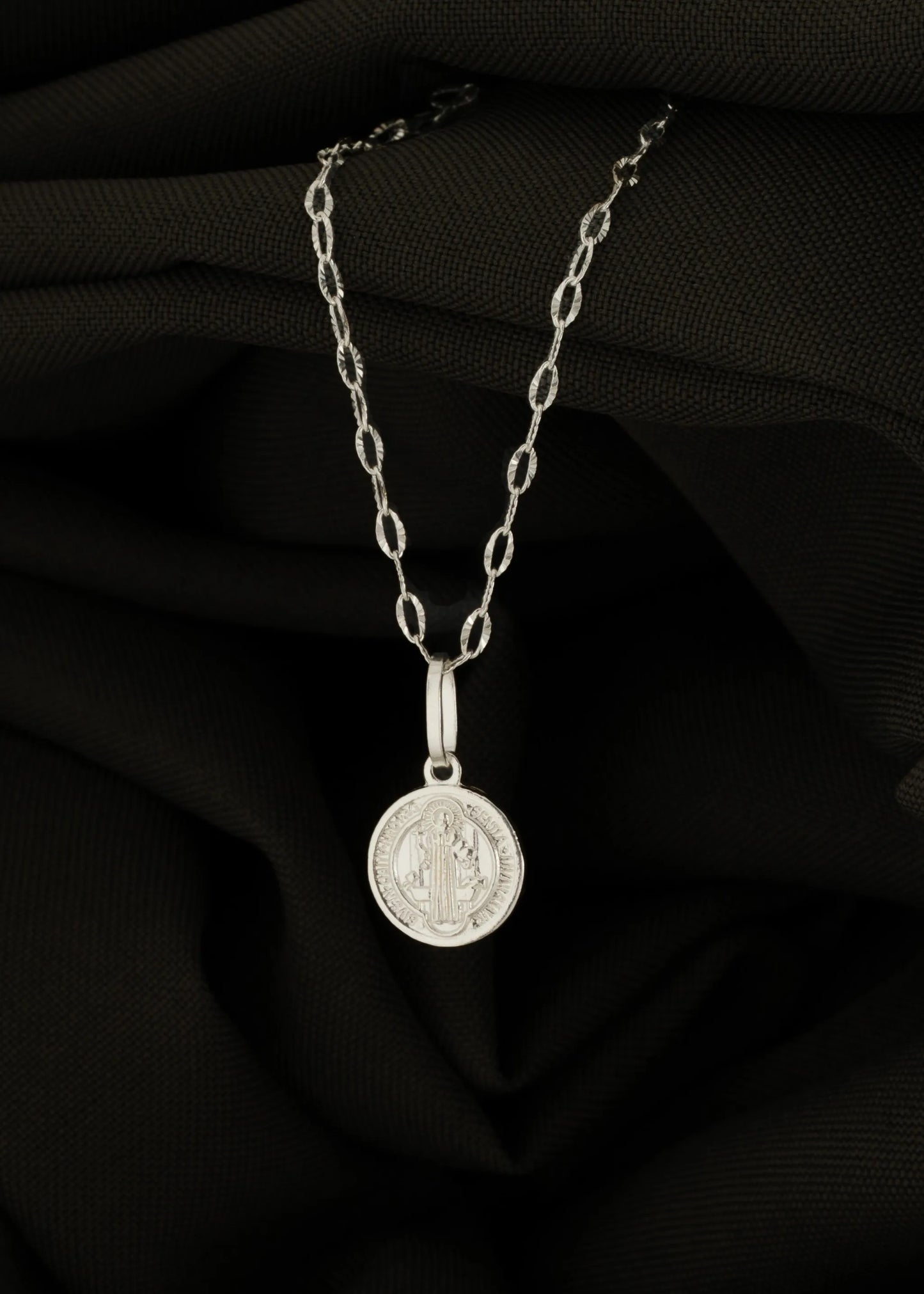 Dije Mini San Benito 1 cm Plata 925