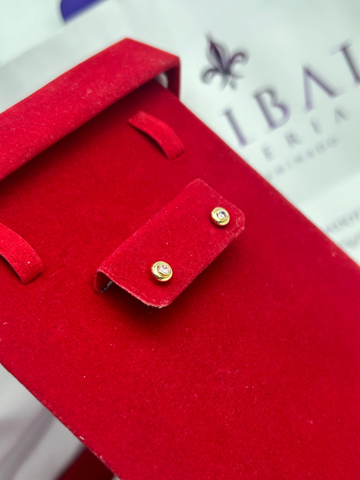 Arete Circón Caja Redonda 4mm ROSA