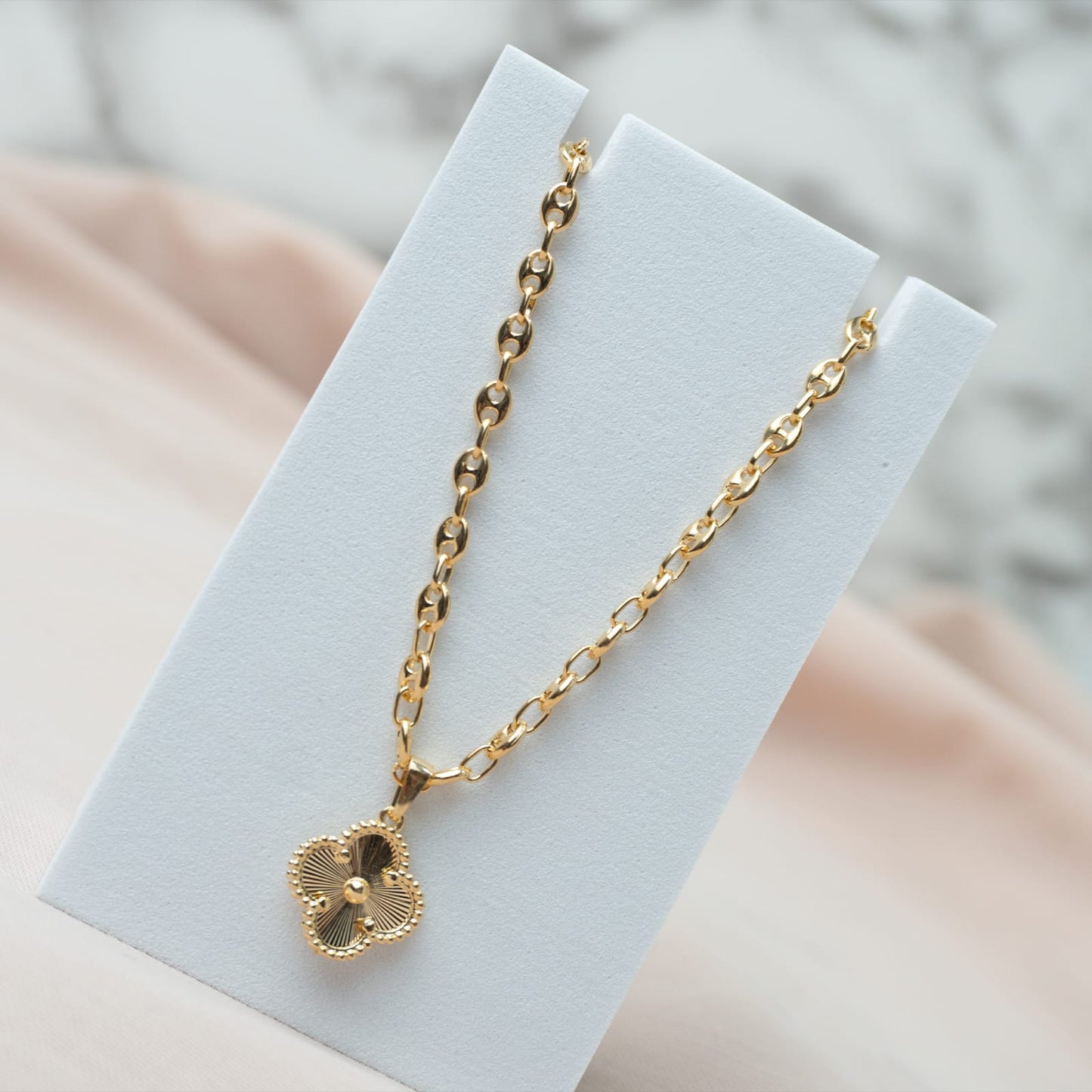 Dije Trebol Doble Diamante