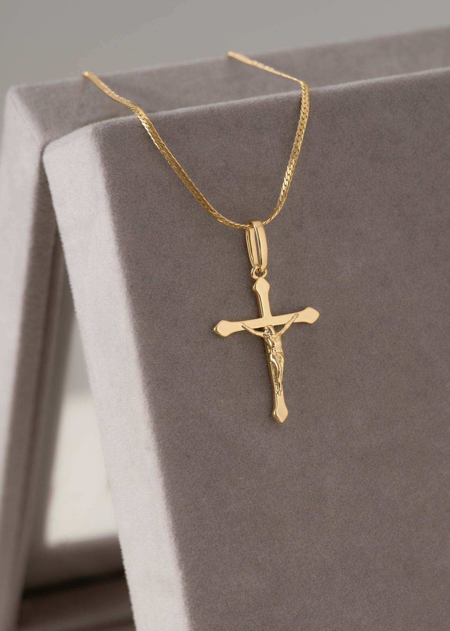 Dije Cruz Cristo con Relieve