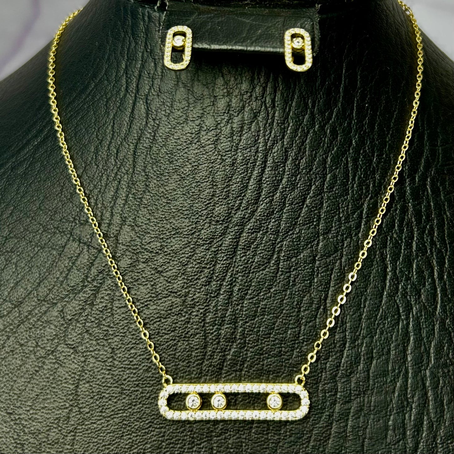 Combo Femenino Gargantilla Tipo MSK + Aretes MSK Circones Cristal