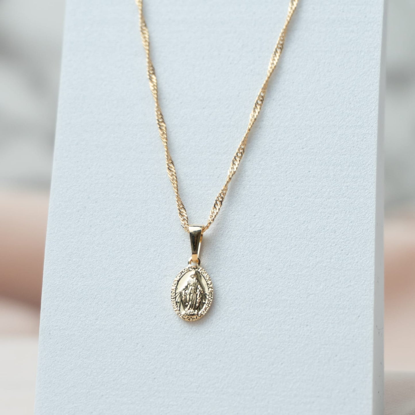 Dije Medalla Guadalupe Borde Lazo 16 mm