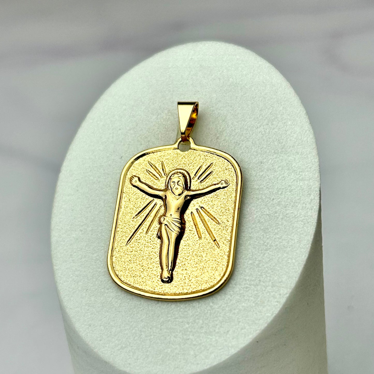 Dije Placa Cristo Remarcado Diamantado 3 cm x 2.2 cm