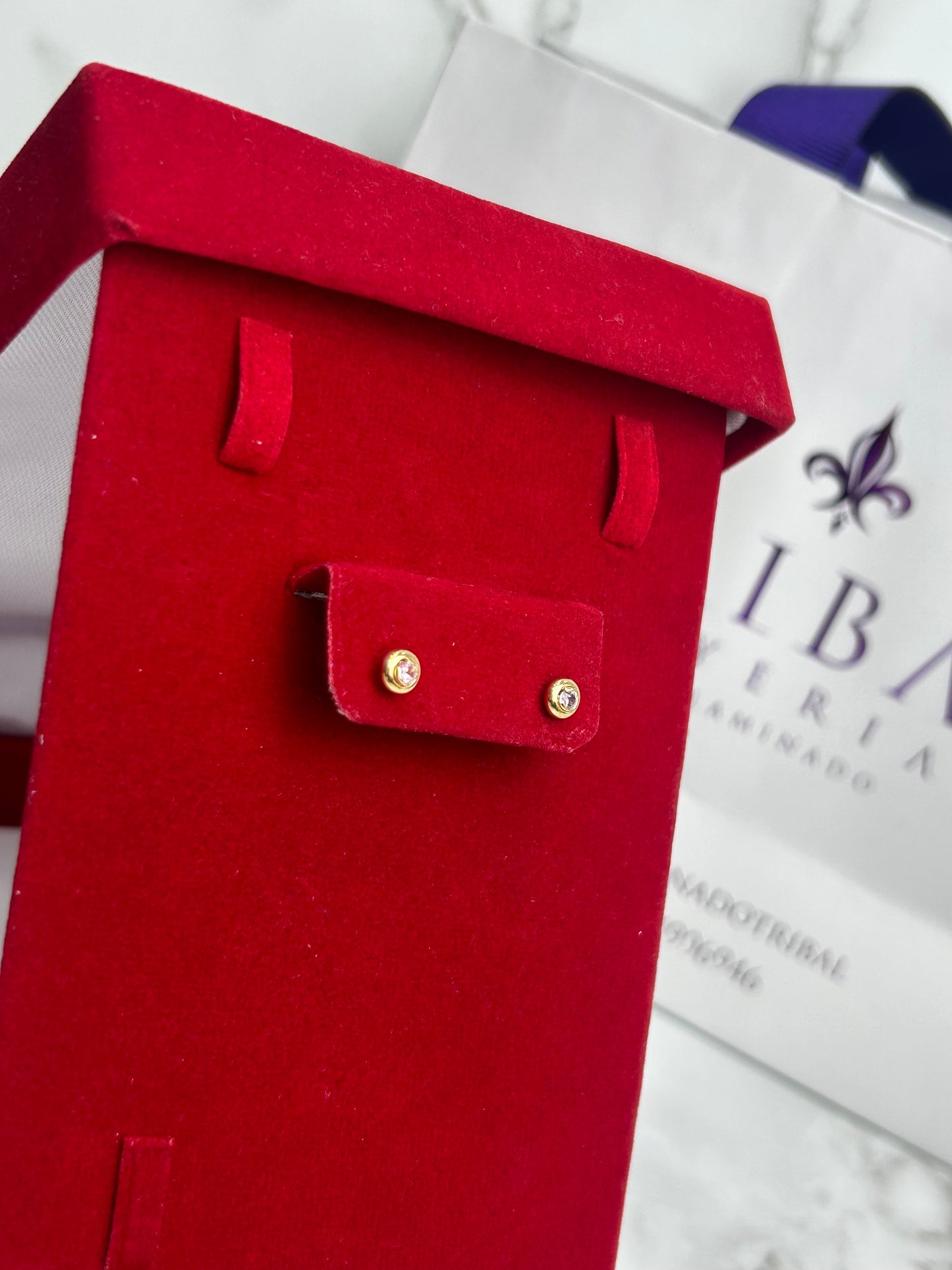 Arete Circón Caja Redonda 4mm ROSA