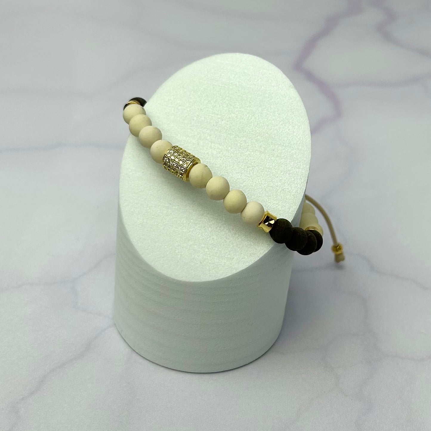 Pulsera Neopreno con HRJ Tubo Circones y Barril Tallado Oro Laminado 18 K