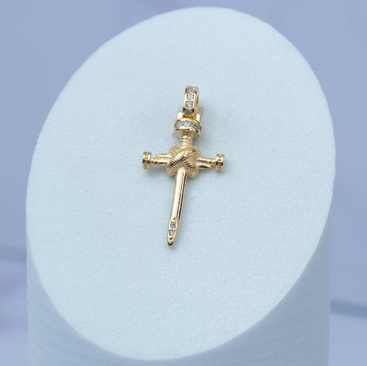 Dije Cruz Clavo con Detalle Circones 13 x 28 mm