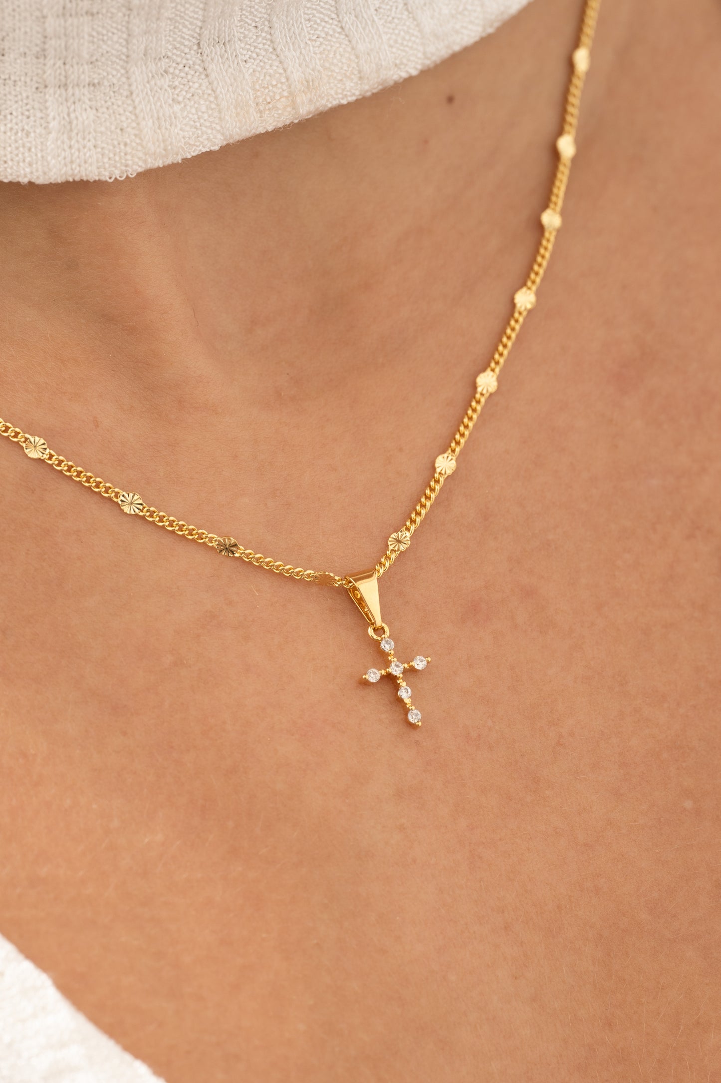 Dije Cruz 6 Circonias Cristal 1.1CMS